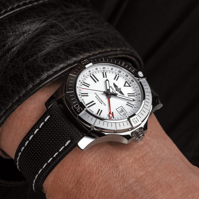 Мужские часы Breitling Avenger A32397101A1X2, механизм механический хронометр с автоподзаводом, циферблат белый, браслет кожа — Изображение 4