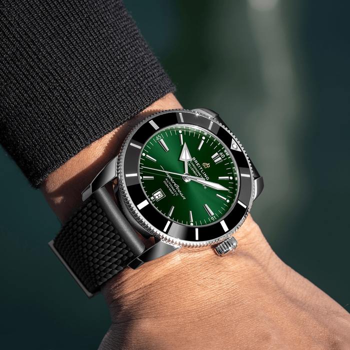 Мужские механический хронометр с автоподзаводом часы Breitling Superocean Heritage AB2020121L1S1 зеленый каучук — Изображение 5
