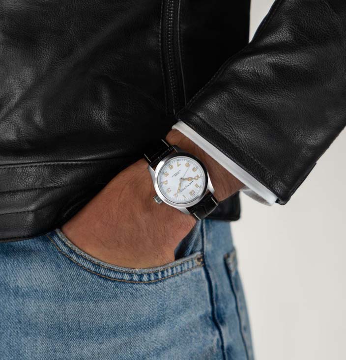 Мужские часы Hamilton Khaki Field H70405710, механизм механический с автоподзаводом, циферблат белый, браслет кожа — Изображение 4