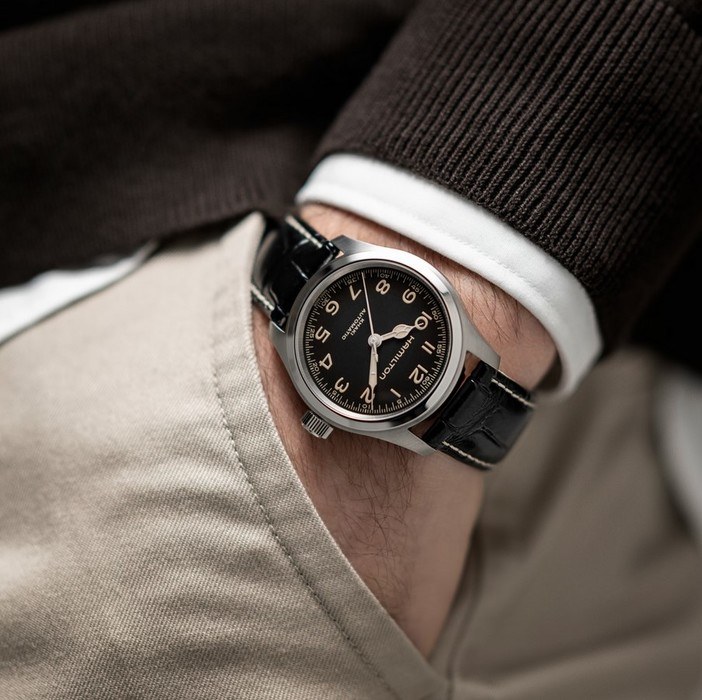 Мужские часы Hamilton Khaki Field H70405730, механизм механический с автоподзаводом, циферблат черный, браслет кожа — Изображение 6