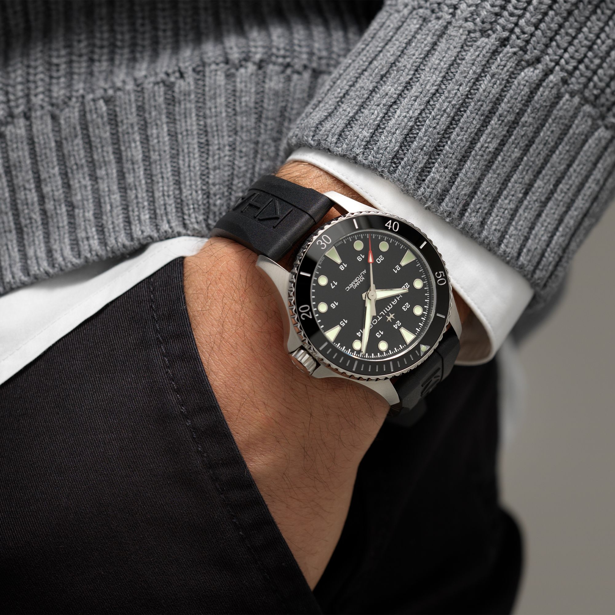 Мужские механический с автоподзаводом часы Hamilton Khaki Navy H82515330 черный каучук — Изображение 4