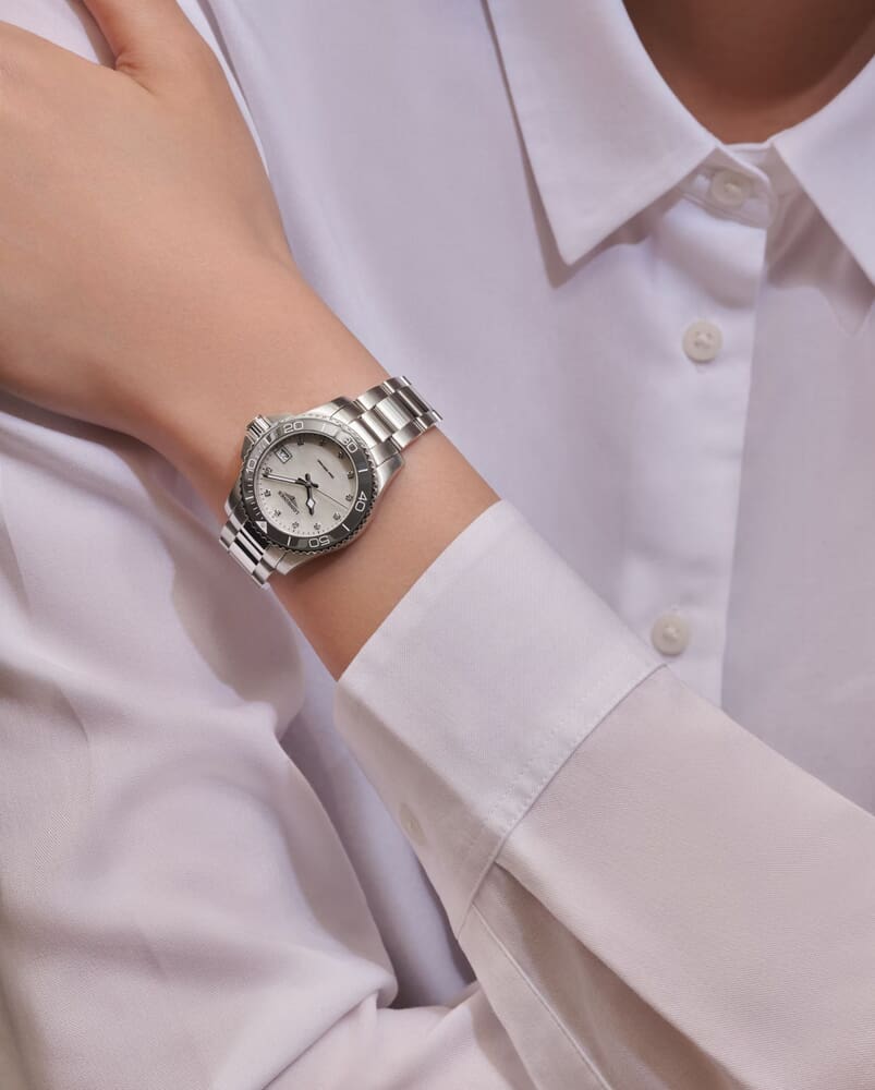 Женские часы Longines HydroConquest L3.370.4.87.6, механизм кварцевый, циферблат белый, браслет нержавеющая сталь — Изображение 6