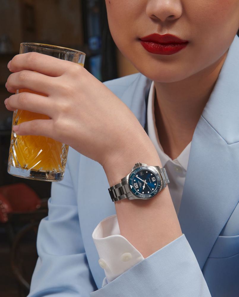 Женские кварцевый часы Longines HydroConquest L3.370.4.96.6 синий нержавеющая сталь — Изображение 10