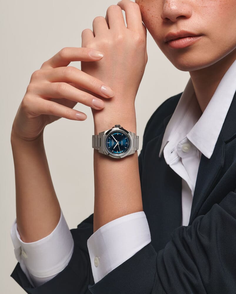 Женские часы Longines Conquest L3.430.4.97.6, механизм механический с автоподзаводом, циферблат синий, браслет нержавеющая сталь — Изображение 6