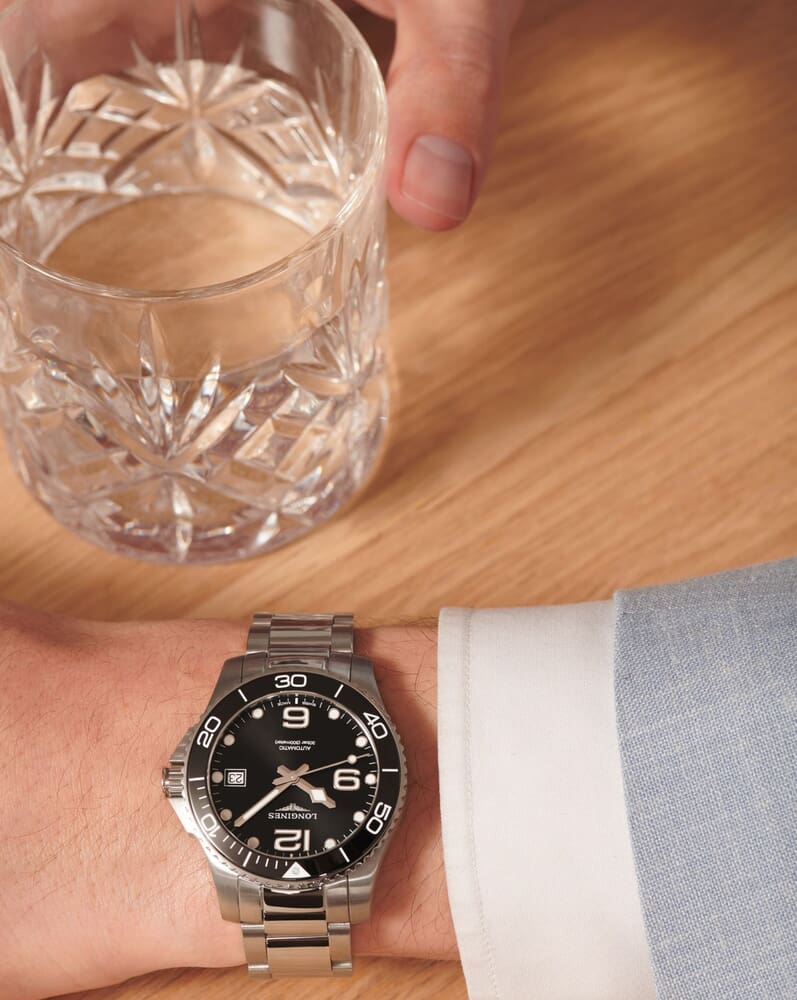 Унисекс часы Longines HydroConquest L3.780.4.56.6, механизм механический с автоподзаводом, циферблат черный, браслет нержавеющая сталь — Изображение 9