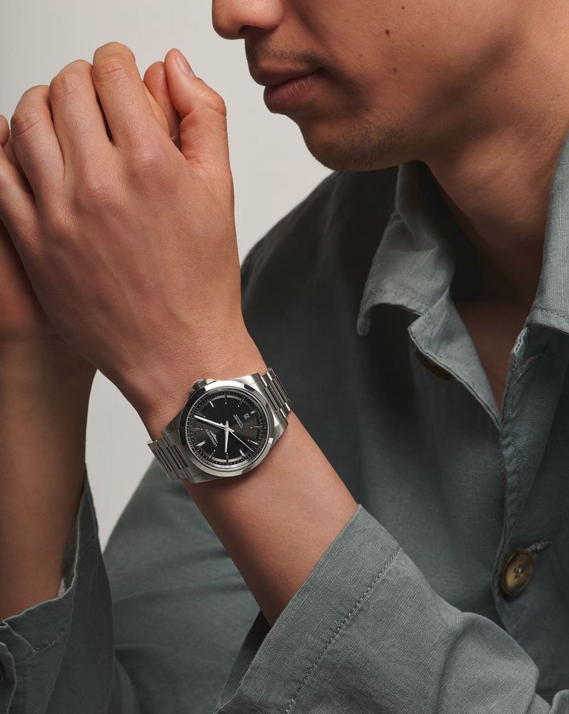 Мужские часы Longines Conquest L3.830.4.52.6, механизм механический с автоподзаводом, циферблат черный, браслет нержавеющая сталь — Изображение 11