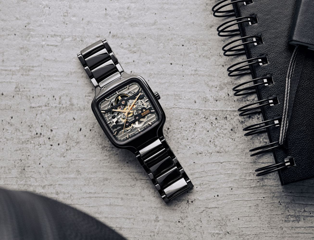 Унисекс механический с автоподзаводом часы Rado True Square 808.6124.3.016 черный керамика — Изображение 6