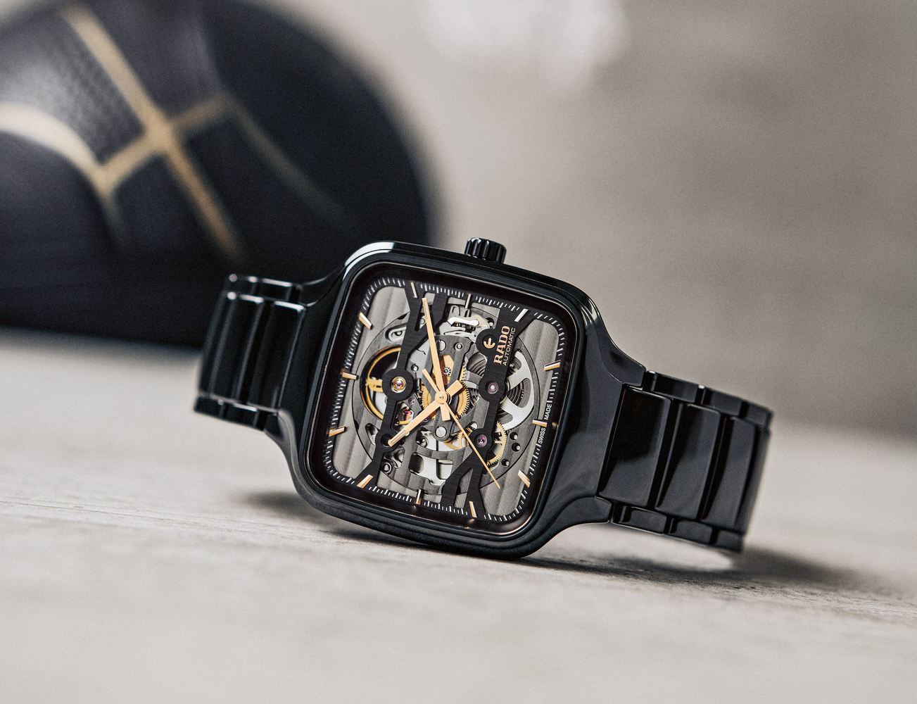 Унисекс механический с автоподзаводом часы Rado True Square 808.6124.3.016 черный керамика — Изображение 7